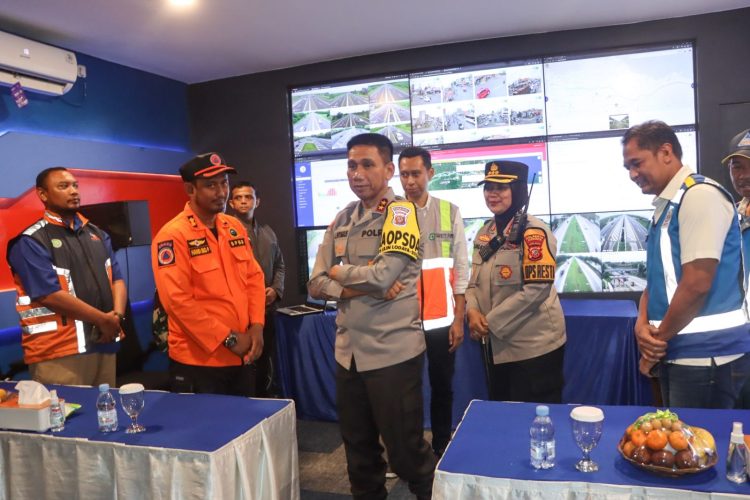 Kapolresta Cirebon Sambut Kunjungan Kapolda Jawa Barat ke Pos Terpadu GT Palimanan dalam Rangka Ops Lilin Lodaya 2024