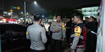 Kapolres Metro Bekasi Pantau Langsung Pos Pengamanan Nataru di Gedung Juang Tambun
