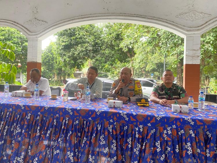 Kapolsek Bantar Gebang Hadiri Rakor 3 Pilar dalam Rangka Pengamanan Natal Tahun 2024 dan Tahun Baru 2025 Tingkat Kecamatan Mustika Jaya Kota Bekasi