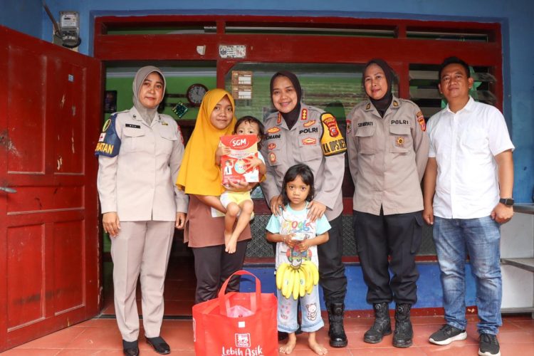 Kapolresta Cirebon Menjenguk dan Berikan Bantuan kepada Anak Asuh Stunting