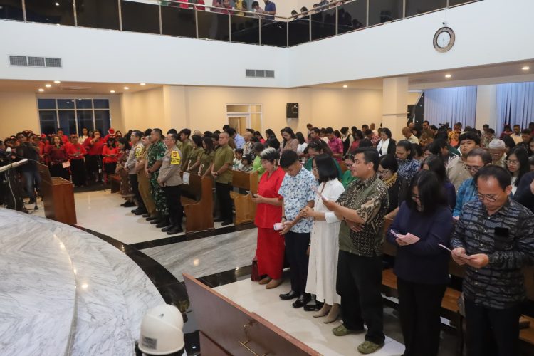 Kunjungan Forkopimko Jakarta Utara dalam Rangka Monitoring Peribadatan Misa Malam Natal di Gereja GPIB Jemaat Petra