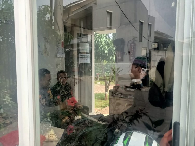 Sinergitas TNI-Polri: Patroli Bersama Jaga Kamtibmas di Kelurahan Ciketingudik