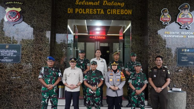 Danrem 063/SGJ Beserta Forkopimda Kabupaten Cirebon Melaksanakan Kegiatan Monitoring Pengamanan Ibadah Akhir Tahun dan Malam Pergantian Tahun 2025