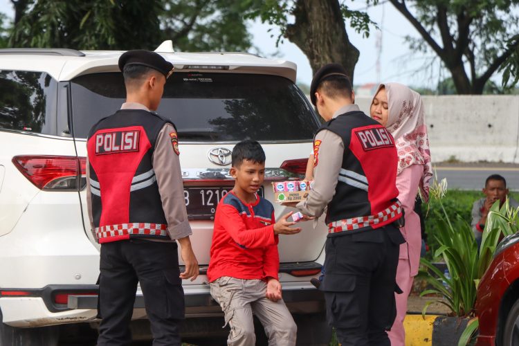 Kapolresta Cirebon Pimpin Pengecekan Pos Pelayanan Rest Area 229 B Dalam Rangka Pengamanan Arus Balik