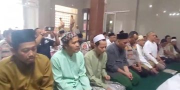 Kapolsek Duren Sawit Berikan Edukasi kepada Masyarakat pada Ba’da Shalat Jumat
