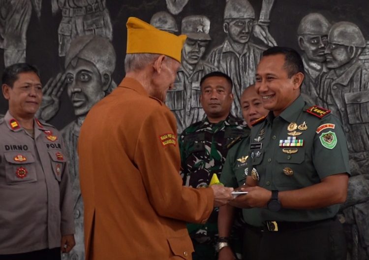 DANREM 063/SGJ HADIR DAN MEMBERIKAN SAMBUTAN DALAM ACARA HUT LVRI KE – 68.