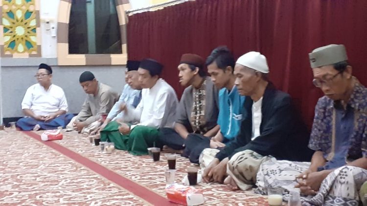 POLISI NGAJI : Pengajian Subuh di Masjid Ar Rahmah Jatirasa Jatiasih Berjalan Lancar dan Kondusif