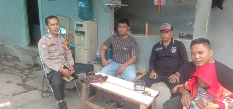 Bhabinkamtibmas Bintara Jaya Cooling System Patroli Wilayah Sambangi Warga