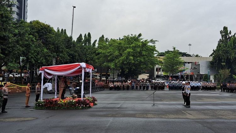 Kapolda Metro Jaya Irjen Pol Karyoto Apel gelar pasukan Operasi Keselamatan Jaya 2025.