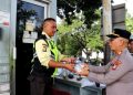 Satbinmas Dan Bhabinkamtibmas Bagikan Sarapan Gratis, Untuk Satpam