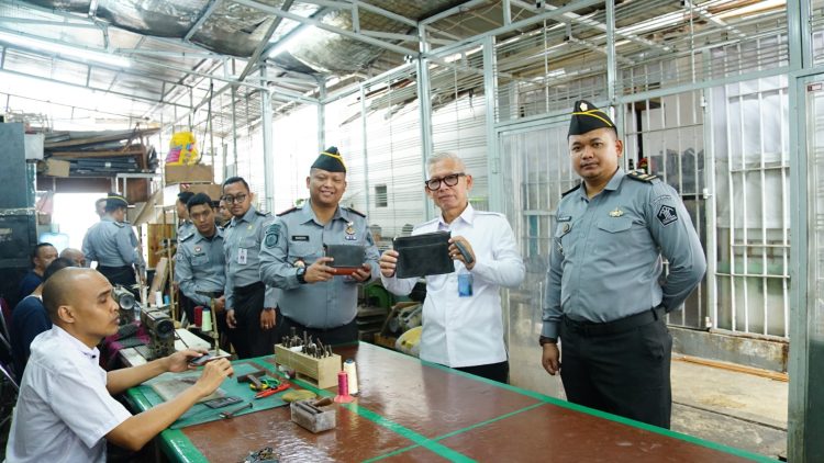 Dorong Ketahanan Pangan dan UMKM Warga Binaan, KaKanwil Kunjungi BIMGIAT Rutan Cipinang