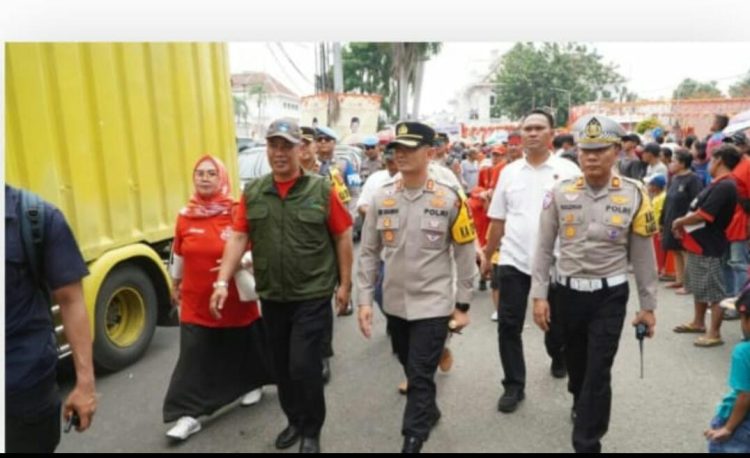 Kapolres Cirebon Kota Melepas Kirab Budaya Cap Go Meh 2025 Di Vihara Dewi Welas Asih Kota Cirebon.         