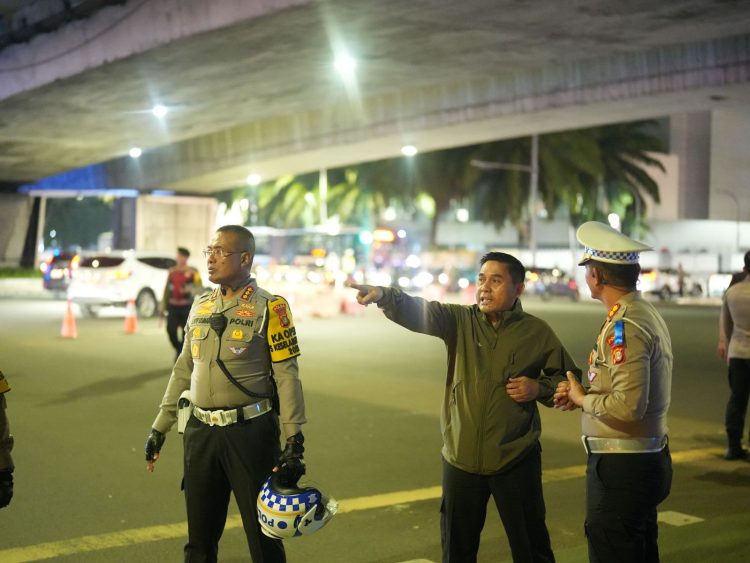 Kapolda Metro Jaya Tinjau Tim Urai Kemacetan, Pengendara Diminta Tertib Berlalu Lintas
