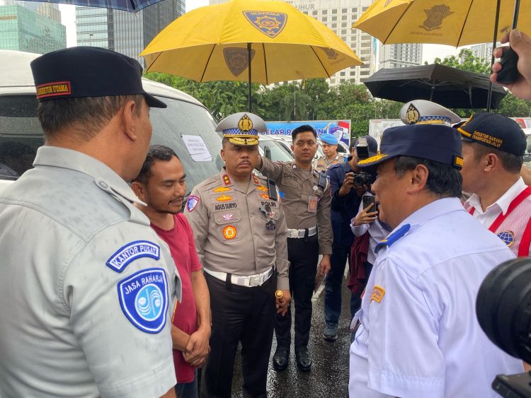 Kakorlantas Polri: 100 Kendaraan Travel Gelap Diamankan dalam Operasi Keselamatan Lalu Lintas 2025