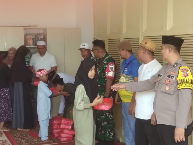 Sekdes Desa Bojong H Herwandi, S.E. Megadakan Acara Santunan Anak Yatim Piatu.