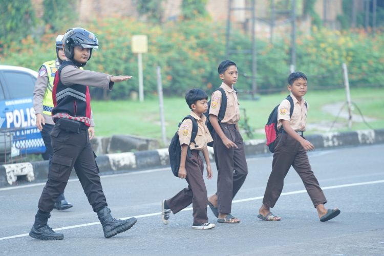 Kapolres Metro Bekasi Kombes Pol. Mustopa Pimpin Pelaksanaan Yanmas di Cikarang Utara