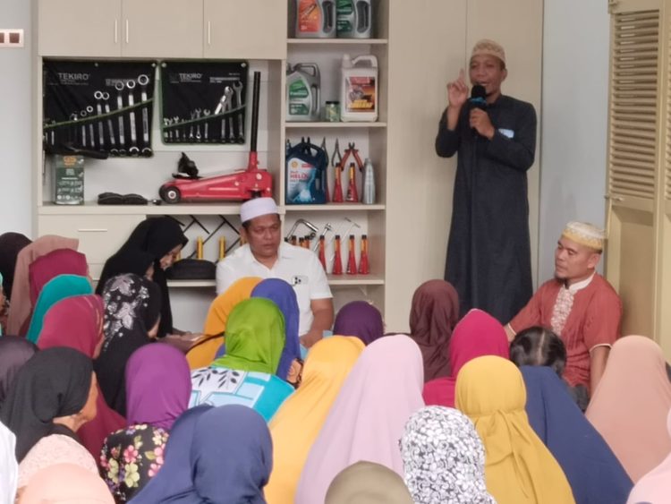 Jelang Idul Fitri Sekdes H Herwandi, S.E. Adakan Acara Santunan Duafa Desa Bojong