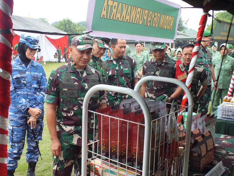 Dandim 0614/Kota Cirebon Hadiri Pembukaan Bazar Murah.