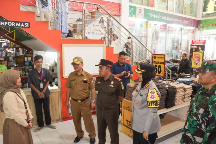 Kapolresta Cirebon Hadiri Apel Siaga Satgas Pemberantasan Premanisme dan Sidak Perusahaan