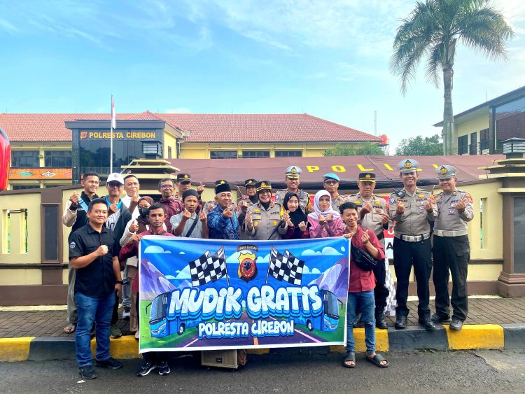 Kapolresta Cirebon Lepas Pemberangkatan Mudik Gratis Polresta Cirebon