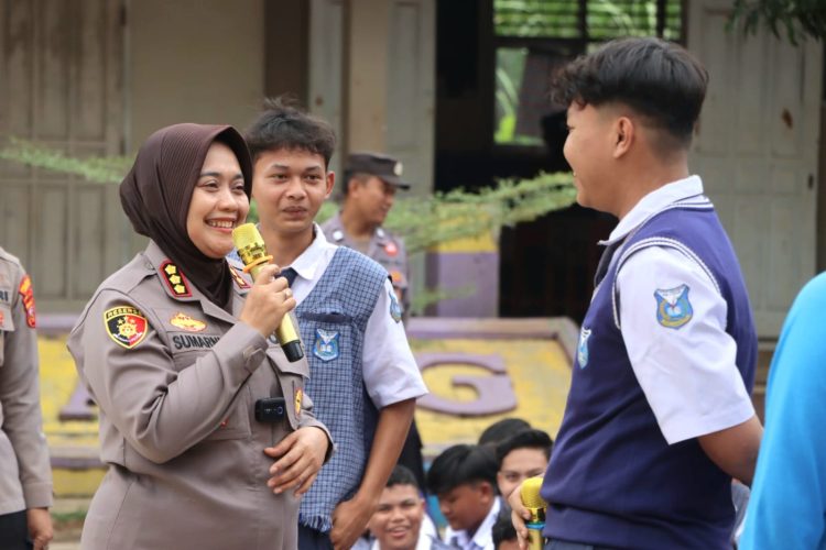 ’Polresta Cirebon Gelar Police Goes To School di SMPN 2 Lemahabang, Tanamkan Disiplin dan Kesadaran Hukum Sejak Dini