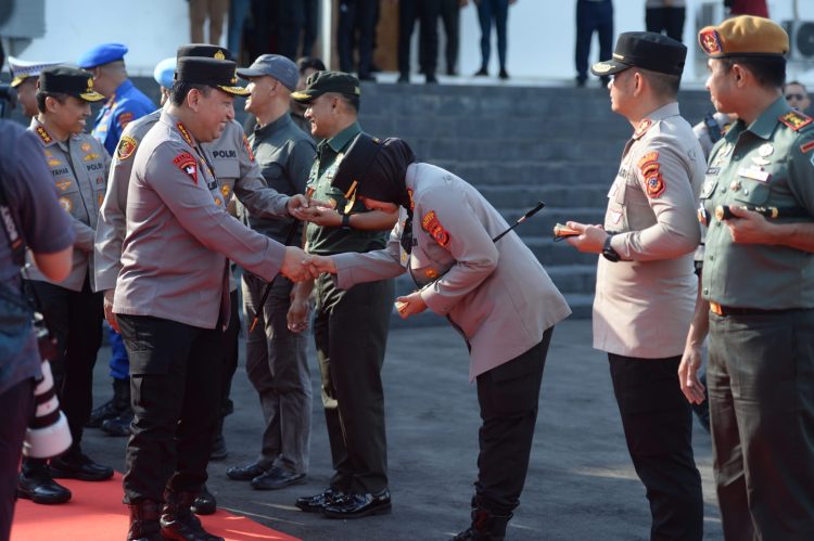 Kapolri Kunjungi Buntet Pesantren, Minta Doa Kiai untuk Keutuhan NKRI