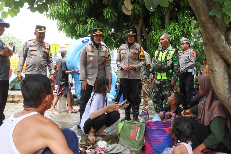 Kapolresta Cirebon Pimpin Pengecekan Obyek Wisata dalam Rangka Libur Lebaran Idul Fitri 1446 H