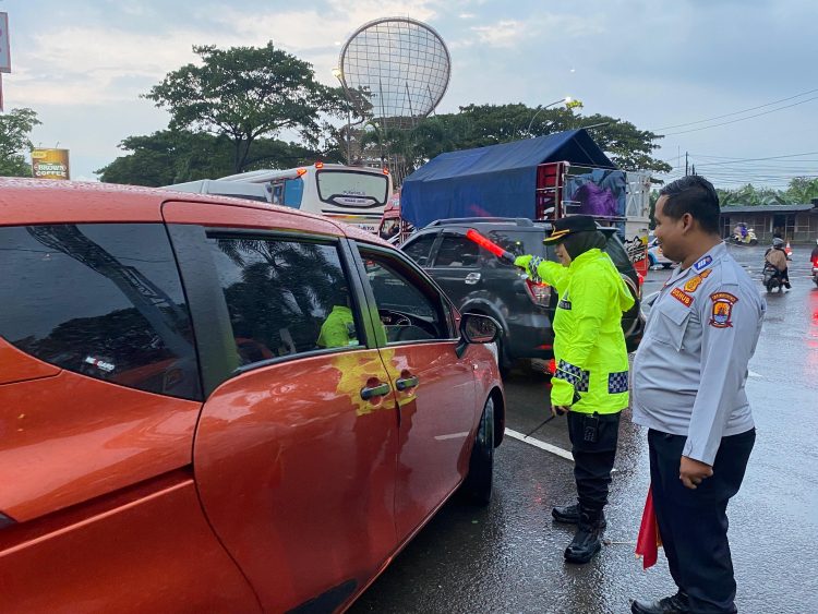 Pemantauan Arus Balik Lebaran Jalur Arteri Dalam Rangka Operasi Ketupat Lodaya 2025 Cirebon Dipimpin Kapolresta 