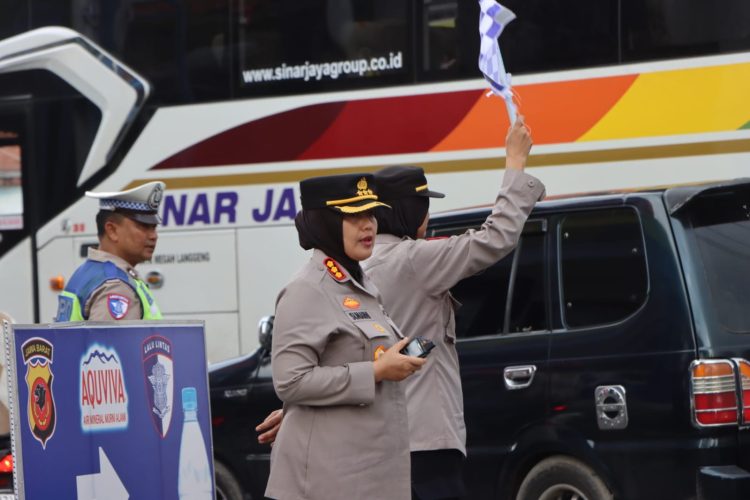Kapolresta Cirebon Pimpin Pemantauan Arus Balik Lebaran Jalur Arteri Dalam Rangka Operasi Ketupat Lodaya 2025