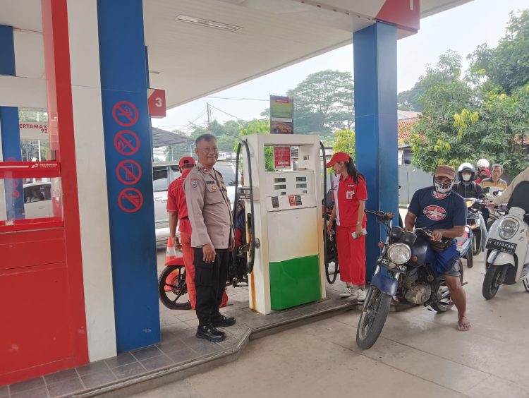 Ciptakan Situasi Kamtibmas Aman dan Nyaman Bhabinkamtibmas Kelurahan Pedurenan