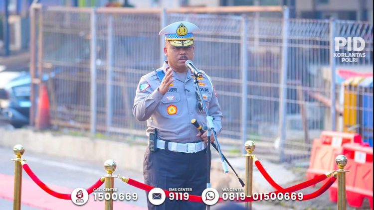 Pimpin Apel Pagi di Kantor Induk PJR Cikampek, Kakorlantas Polri Laksanakan Pengamanan May Day dengan Sebaik-baiknya