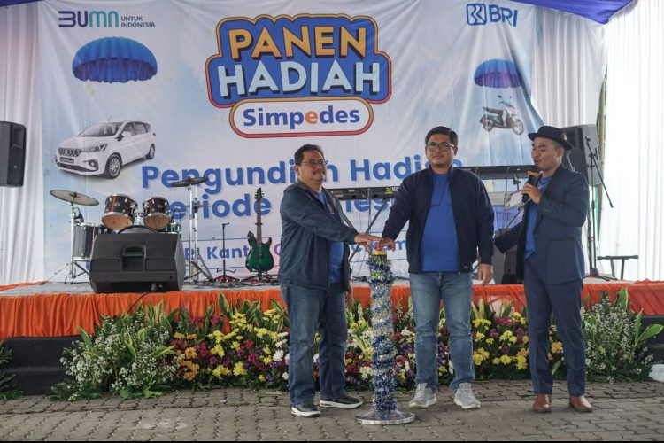 BRI Cikampek Panen Hadiah Lagi, Hadiah Utama Mobil Suzuki Ertiga