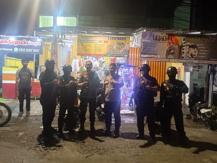 Kapolsek Bekasi Barat AKP Wahyudi SH., MH. Pimpin Patroli KRYD untuk Antisipasi Gangguan Keamanan dan Kejahatan Jalanan