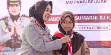 Kapolresta Cirebon Sapa Siswa SMPN 1 Gebang, Berikan Edukasi Bahaya Narkoba, Kenakalan Remaja hingga Ajak Tertib Berlalu Lintas 