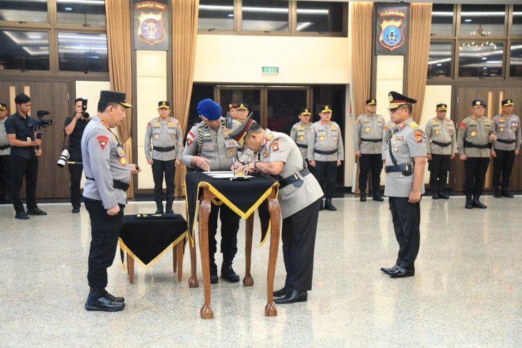 49 Perwira Tinggi Polri Naik Pangkat, Dua Naik Menjadi Komjen