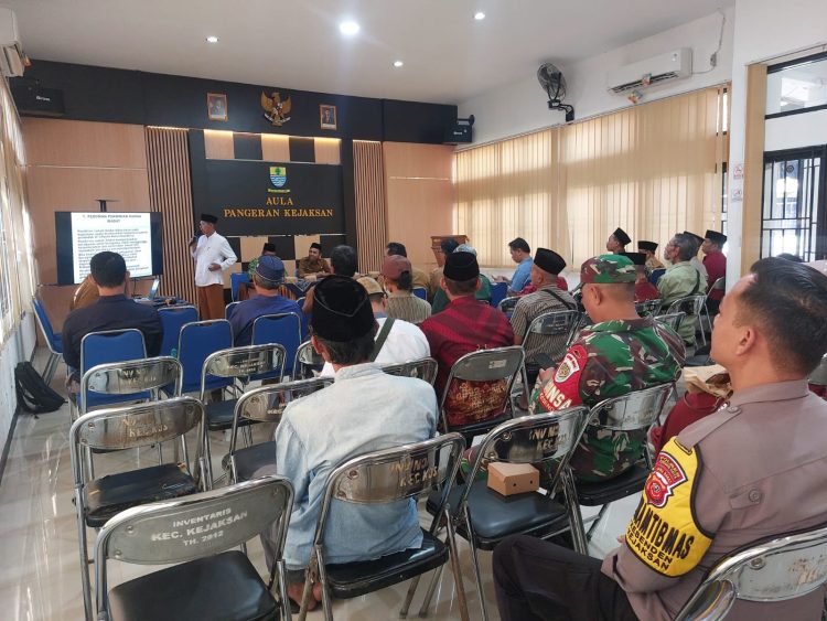 Babinsa dan Bhabinkamtibmas Kesenden Hadiri Kegiatan Harmonisasi Antar Umat Beragama.