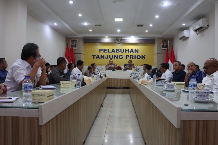 Polres Pelabuhan Tanjung Priok Gelar Rapat Lintas Sektoral Antisipasi Kemacetan Jelang Libur Kenaikan Isa Almasih 2025″