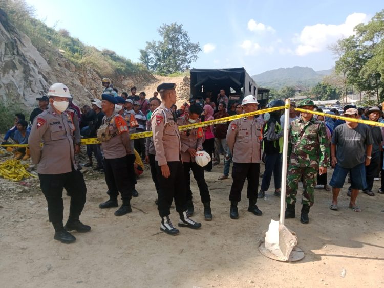 Polresta Cirebon Gelar Apel Kesiapan Evakuasi Longsor Gunung Kuda Digelar, 400 Personel Gabungan Dikerahkan