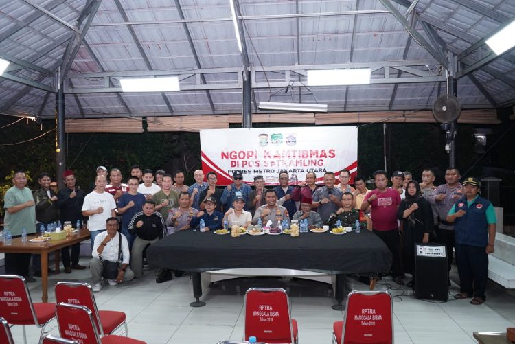 Wakapolres Metro Jakarta Utara AKBP James Hutajulu Gelar “Ngopi Kamtibmas” Bersama Warga Papanggo