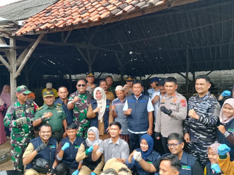 Kasdim 0614/Kota Cirebon Bersama Forkopimda Dampingi Wali Kota Monitoring Hewan Kurban Jelang Idul Adha 1446 H