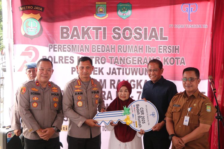 Sambut Hari Bhayangkara ke-79, Kapolres Serahkan Kunci Bedah Rumah Warga Jatiuwung