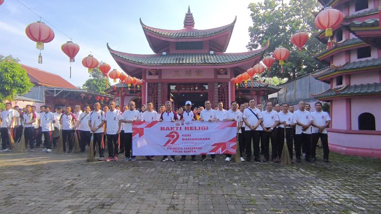 Sambut Hari Bhayangkara ke-79, Polresta Tangerang Gelar Bakti Religi di Vihara Tri Dharma Suci