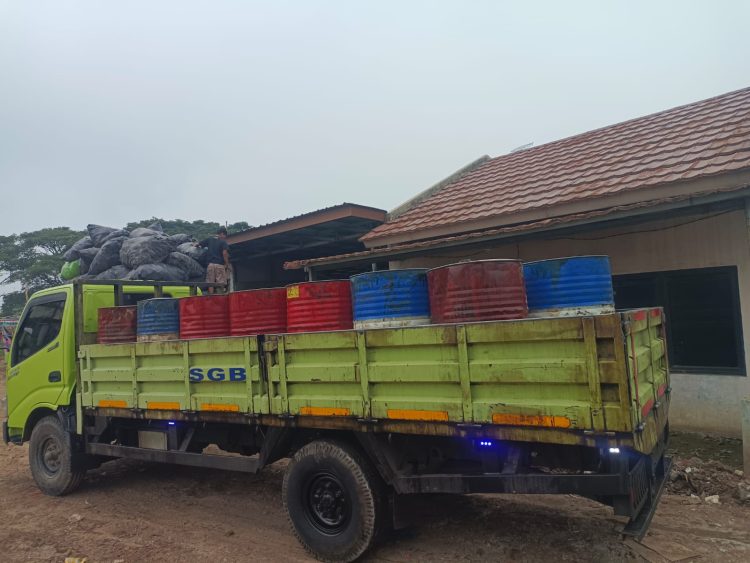 Limbah Oli Bekas di Cilincing: Bisnis Daur Ulang Berbahaya, Ancaman B3 Mengintai   