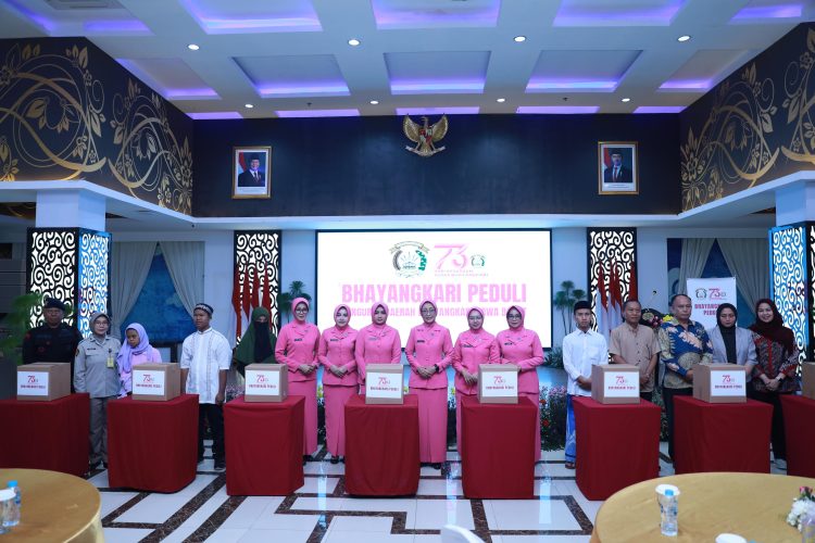 Bakti Sosial Bhayangkari Daerah Jawa Barat, Wujud Cinta Kasih untuk Masyarakat Rentan