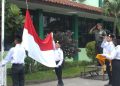 Dandim 0614/Cirebon Jadi Pembina Upacara Bendera di SMPN 6 Kota Cirebon : Tanamkan Wawasan Kebangsaan dan Cinta Tanah Air dan Penerapan Jam Malam Bagi Pelajar