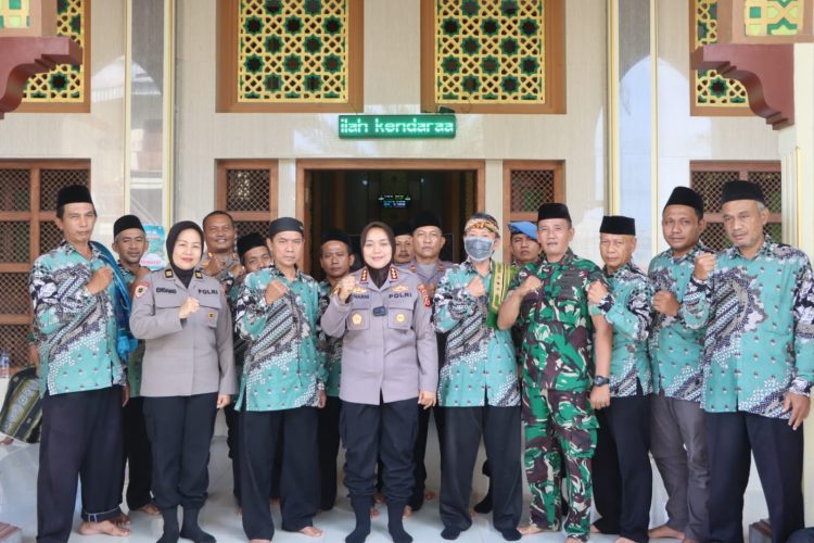 Polresta Cirebon Gelar Bhaktikes Hari Bhayangkara ke-79 di Masjid Al Barokah