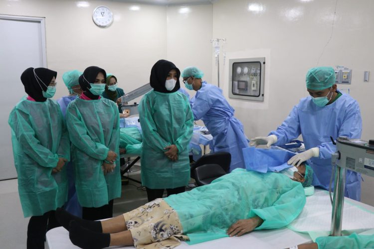 Polri Peduli di Hari Bhayangkara, 6 Tim Dokter Spesialis Mata dan 20 Nakes Operasi 150 Pasien Katarak di Kota Tangerang