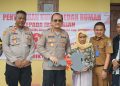 Kapolresta Tangerang Serahkan Kunci Bedah Rumah dalam Rangka Hari Bhayangkara ke-79