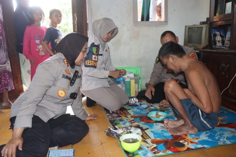 Dari Jalanan ke Rumah Warga: Patroli Humanis Polresta Cirebon Menyentuh Nurani
