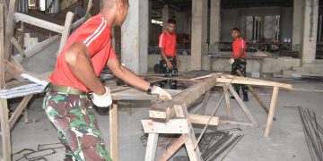 Bakti Tanpa Pamrih, Prajurit Petarung Pasmar 3 Gotong-royong Bangun Masjid Al-Akbar Sorong